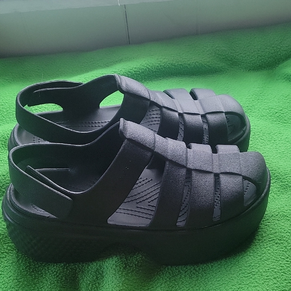 Crocs Platform Chunky Black Fisherman Sandals